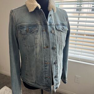 Blue Jean Jacket with faux wool Collar NWT